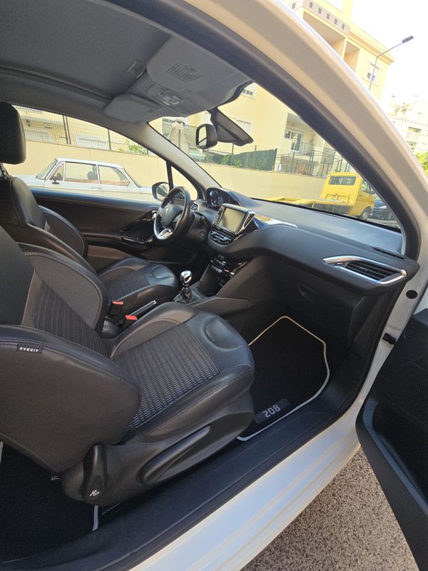 peugeot-208-2013-gasolina-1598cc