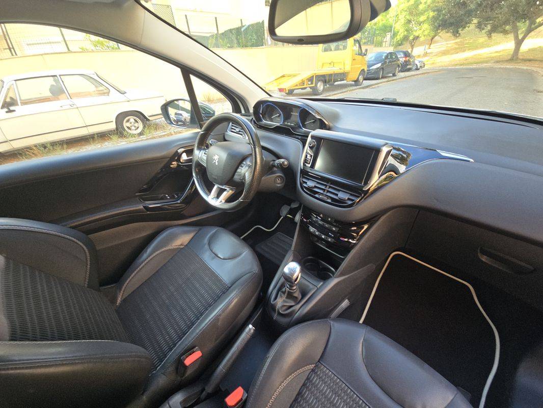 peugeot-208-2013-gasolina-1598cc