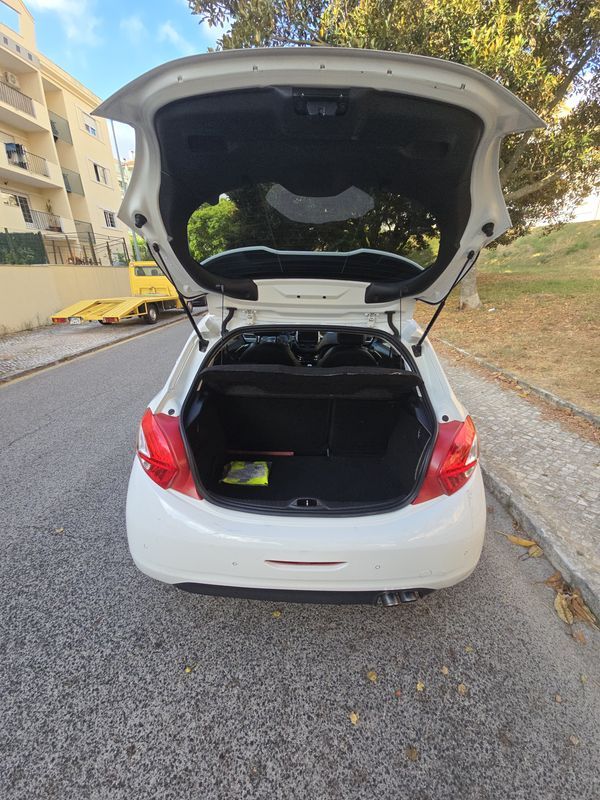 peugeot-208-2013-gasolina-1598cc