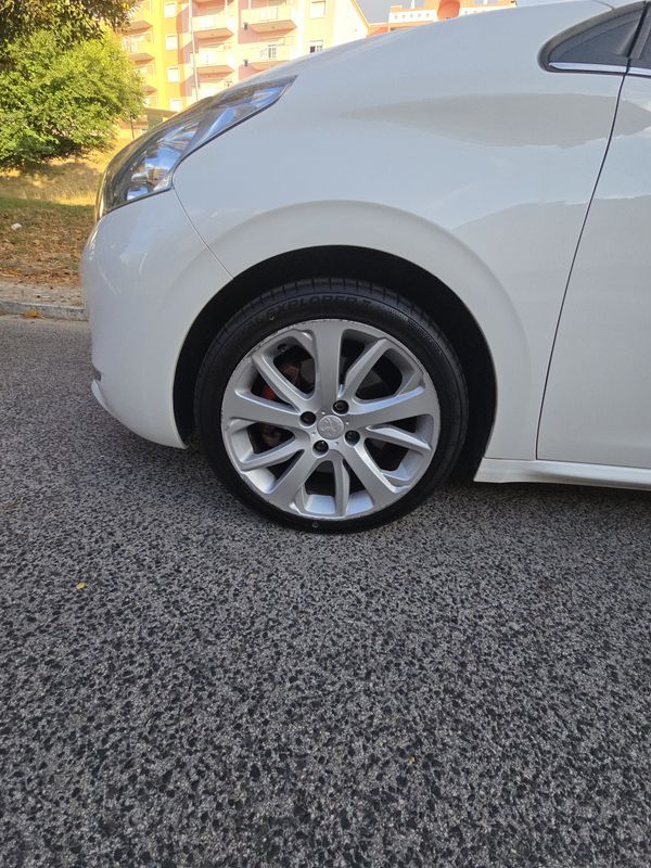 peugeot-208-2013-gasolina-1598cc