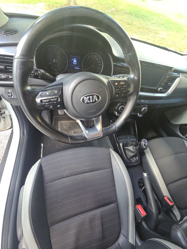 kia-stonic-2017-gasolina-998cc