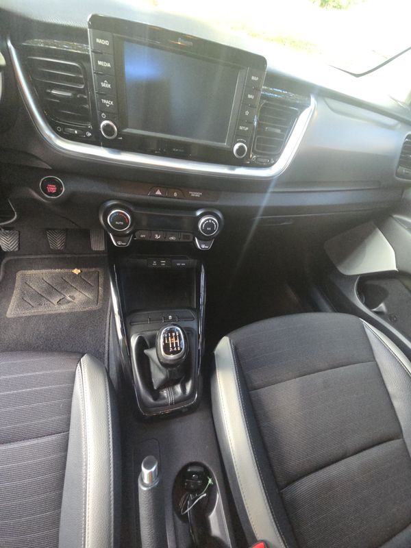 kia-stonic-2017-gasolina-998cc