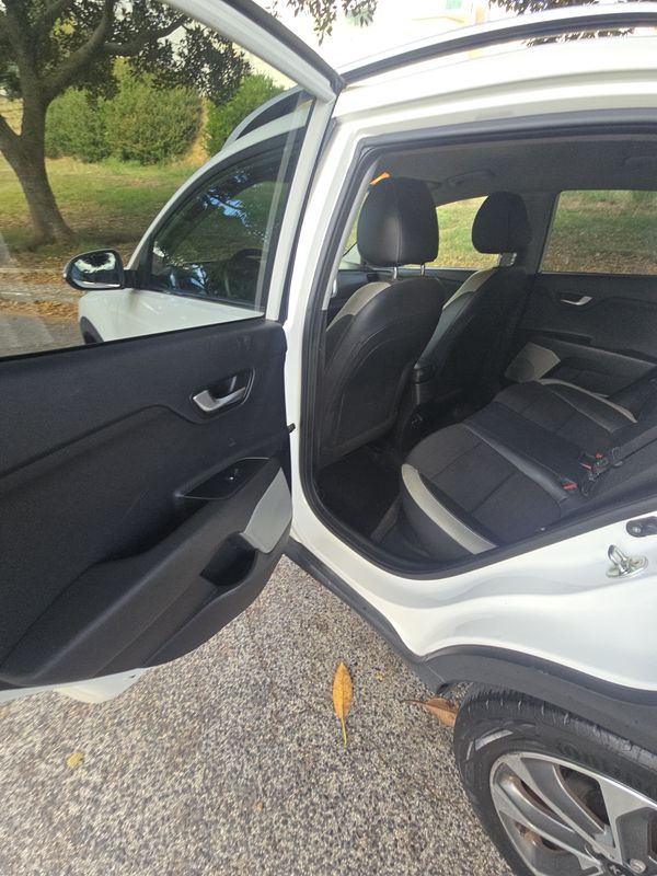 kia-stonic-2017-gasolina-998cc