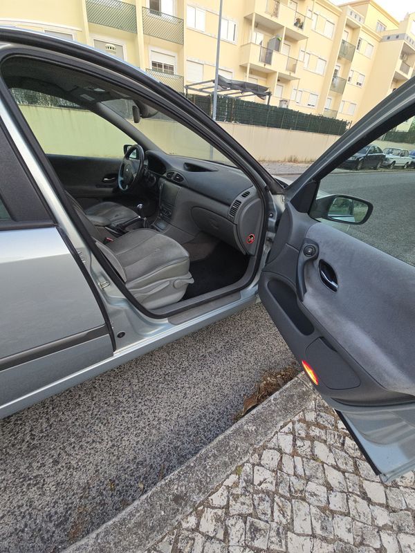 renault-laguna-2002-gasolina-1598cc