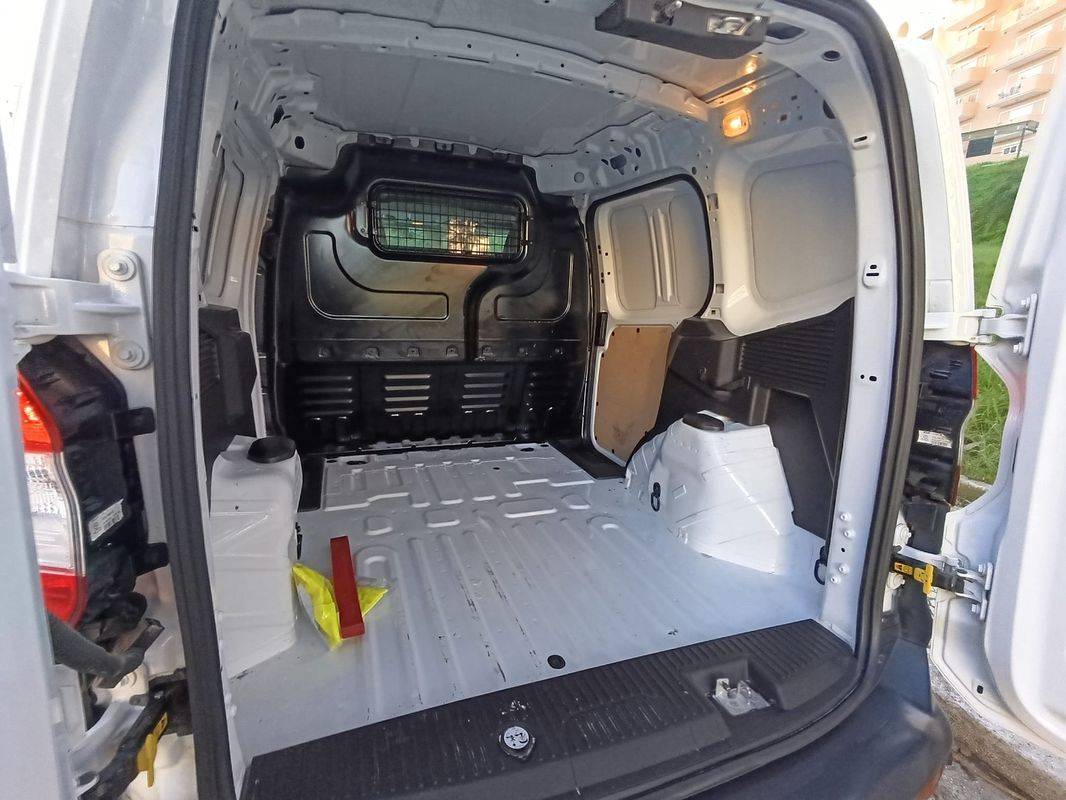 ford-transit-2019-diesel-1500cc