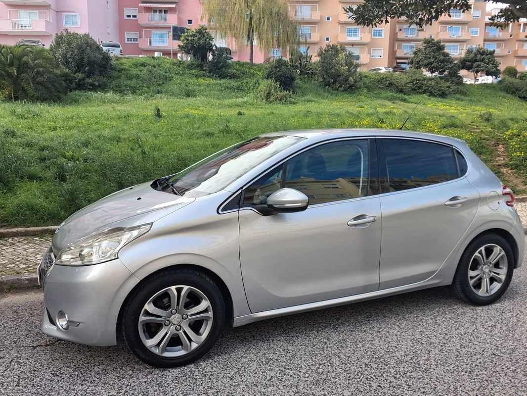 peugeot-208-2013-gasolina-1199cc