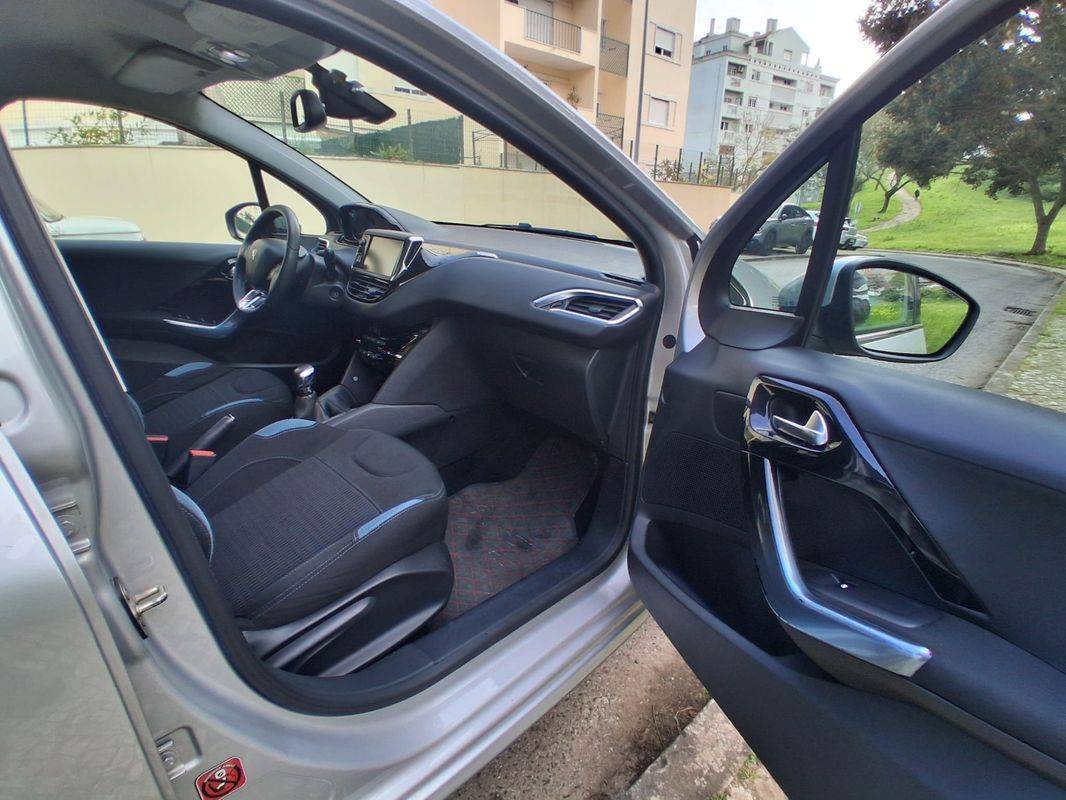 peugeot-208-2013-gasolina-1199cc