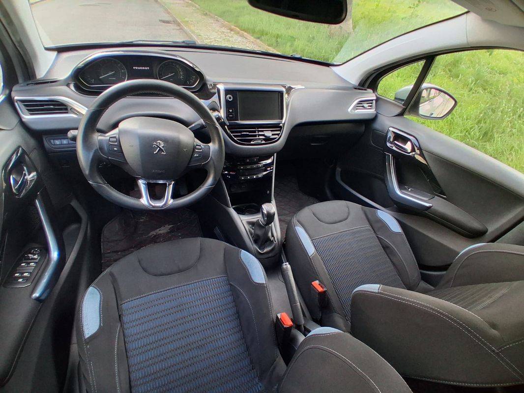 peugeot-208-2013-gasolina-1199cc