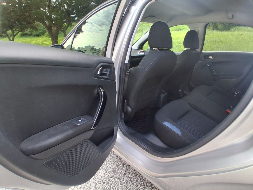 peugeot-208-2013-gasolina-1199cc
