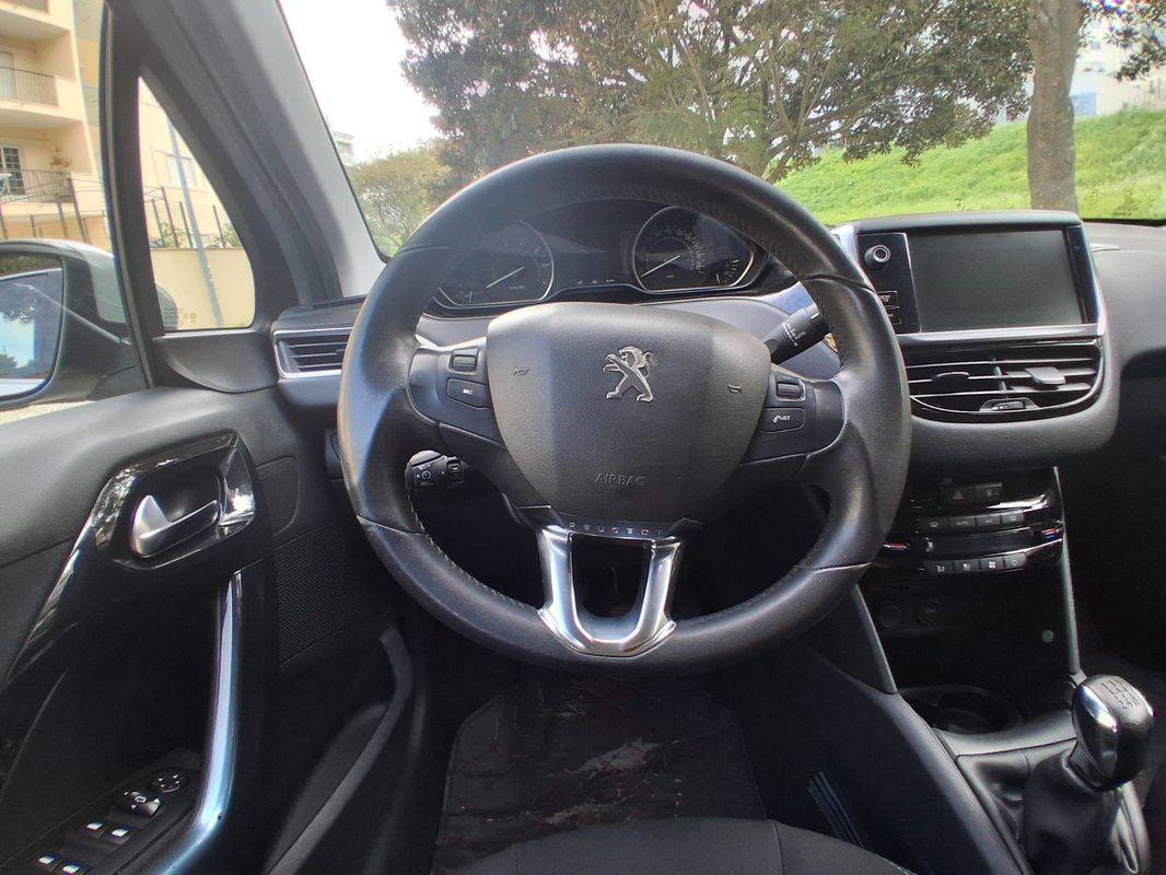 peugeot-208-2013-gasolina-1199cc