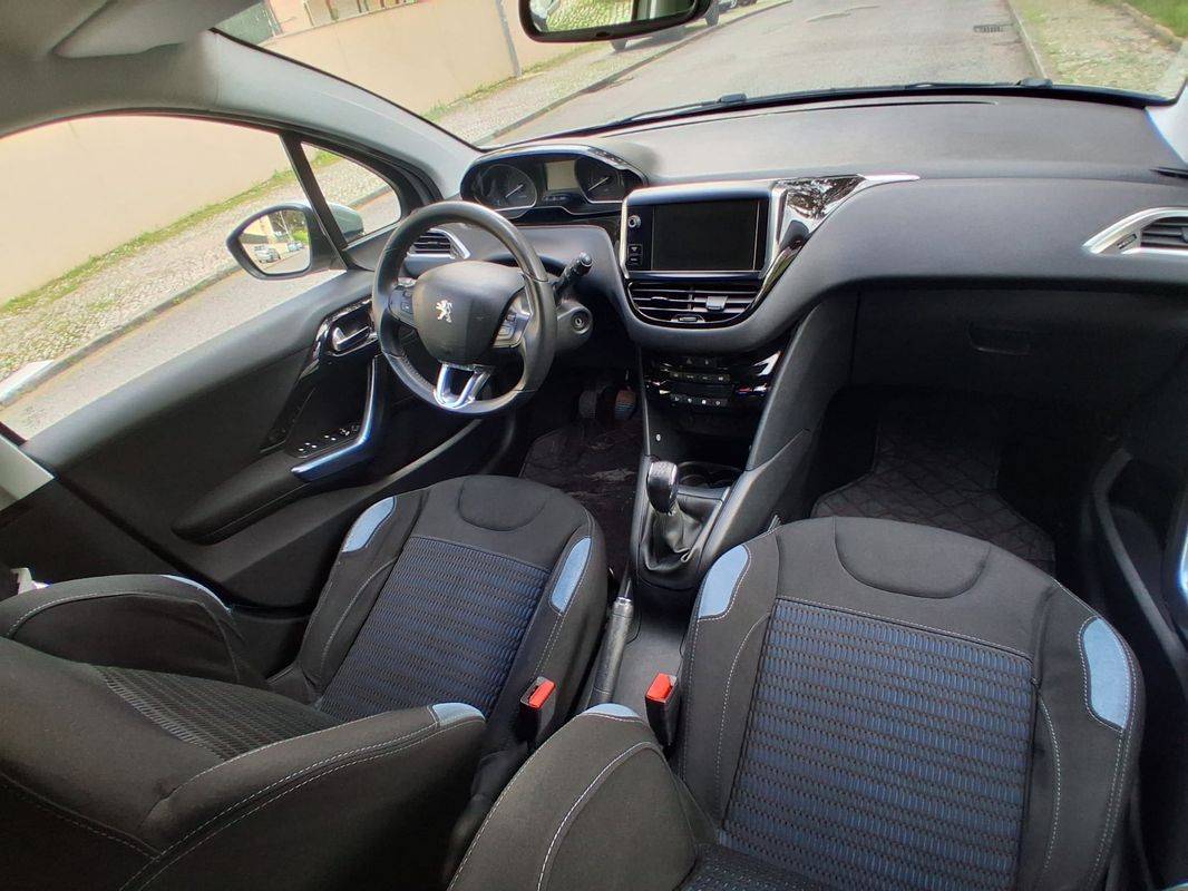 peugeot-208-2013-gasolina-1199cc