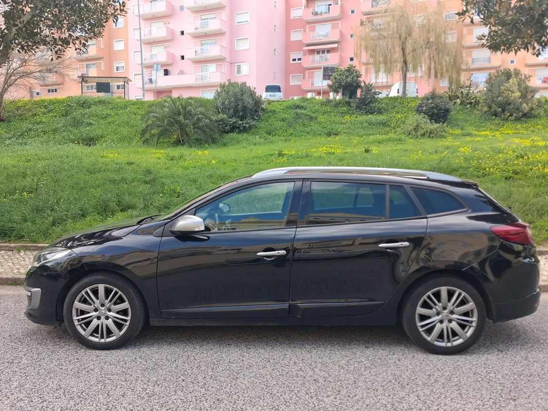 renault-megane-sport-tourer-2015-diesel-1461cc