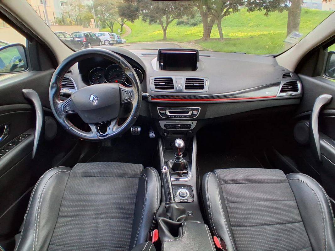 renault-megane-sport-tourer-2015-diesel-1461cc