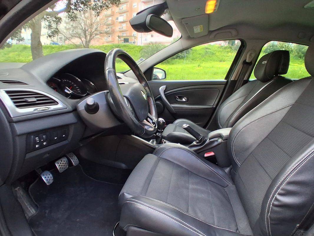 renault-megane-sport-tourer-2015-diesel-1461cc