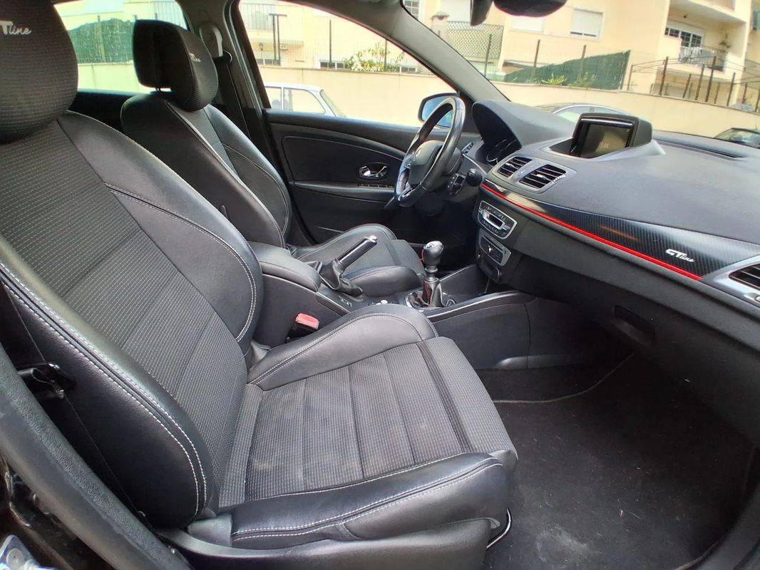 renault-megane-sport-tourer-2015-diesel-1461cc