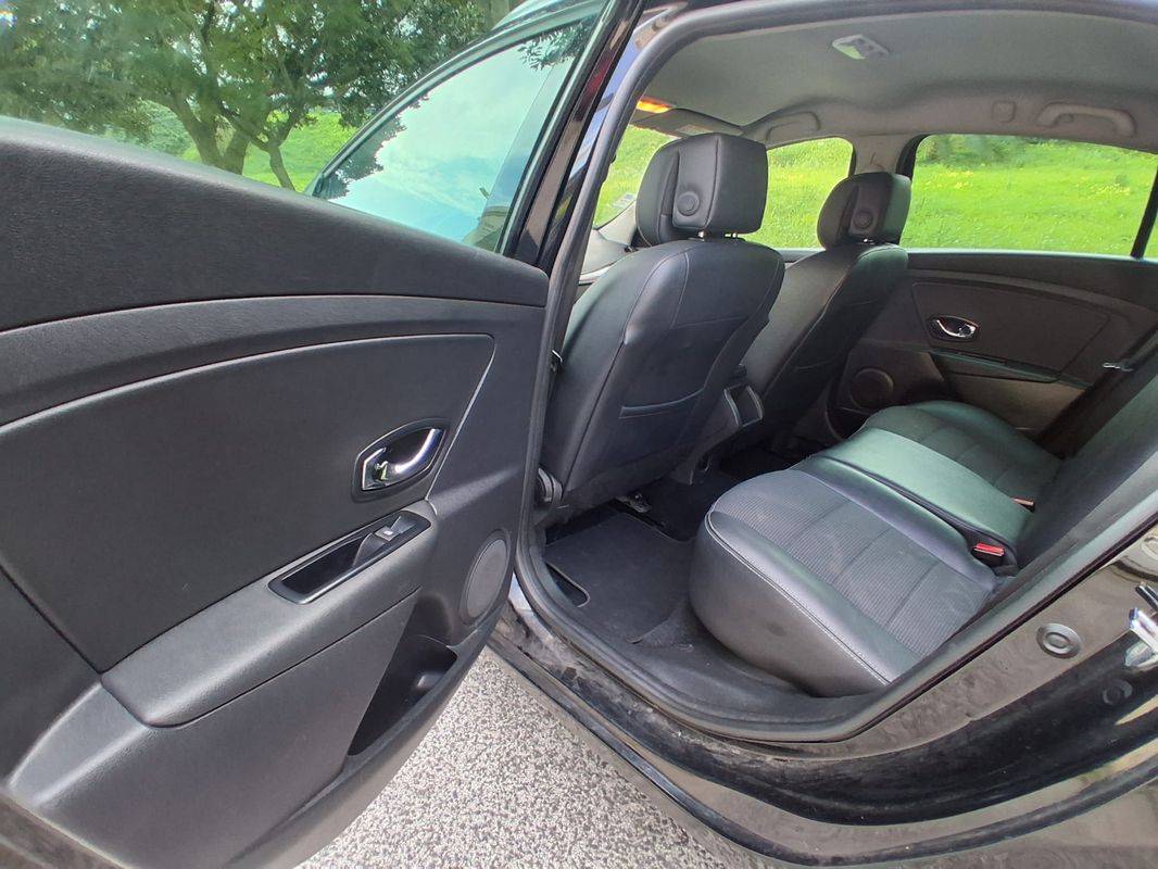 renault-megane-sport-tourer-2015-diesel-1461cc