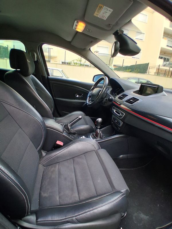 renault-megane-sport-tourer-2015-diesel-1461cc