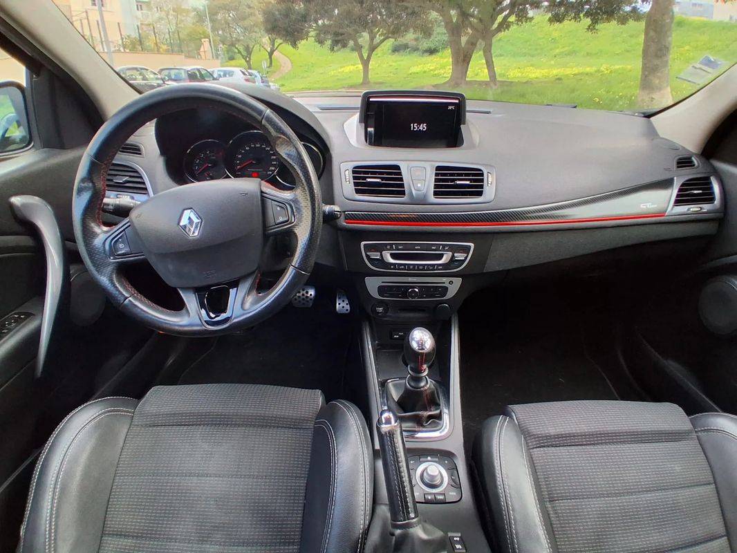 renault-megane-sport-tourer-2015-diesel-1461cc