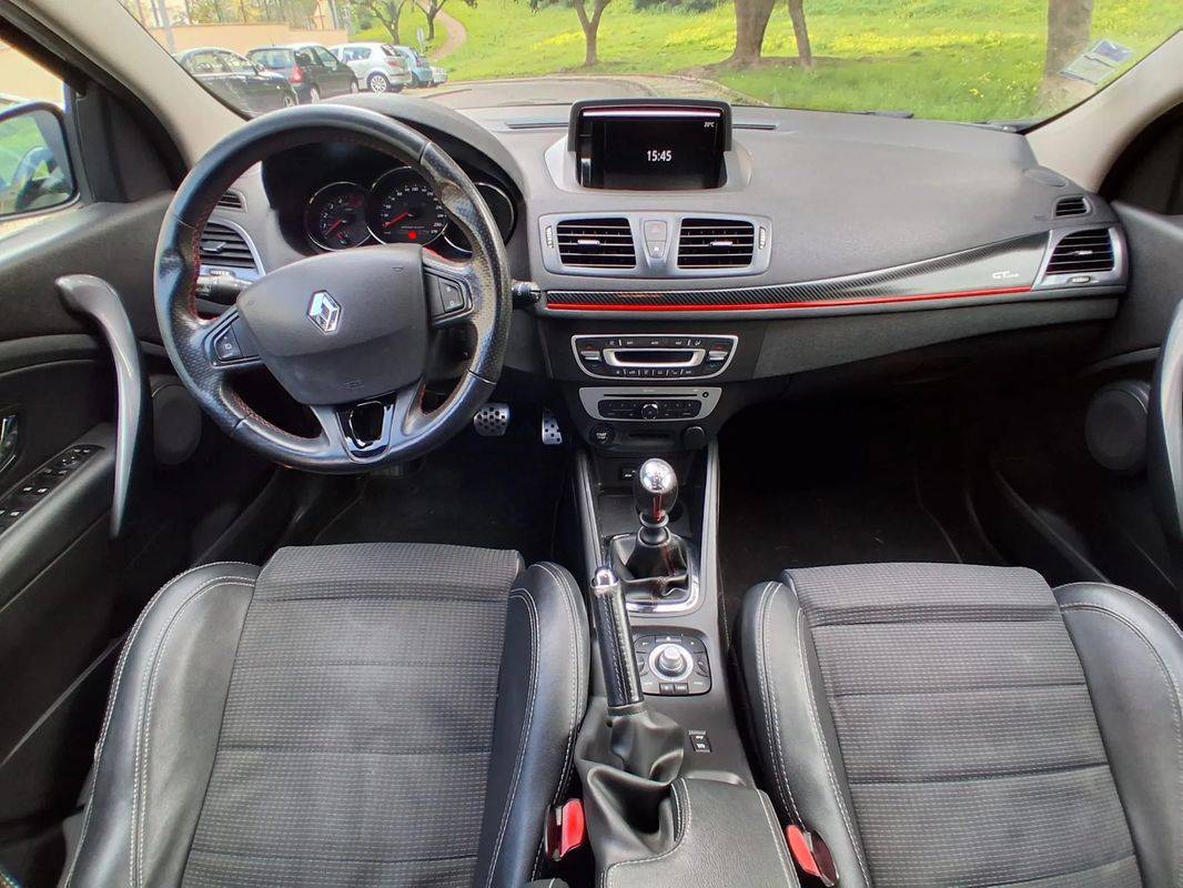 renault-megane-sport-tourer-2015-diesel-1461cc