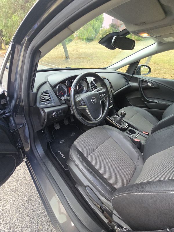 opel-astra-sport-tourer-2016-diesel-1598cc