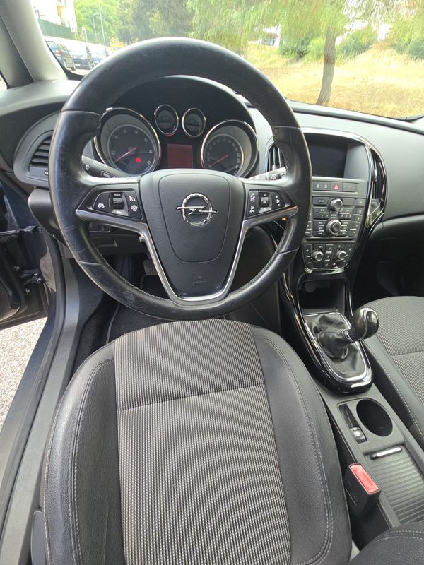 opel-astra-sport-tourer-2016-diesel-1598cc