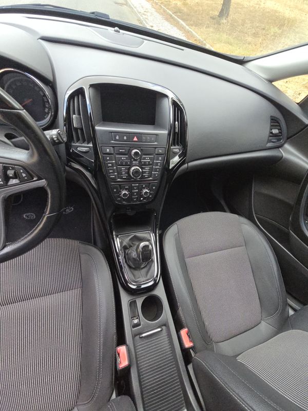 opel-astra-sport-tourer-2016-diesel-1598cc