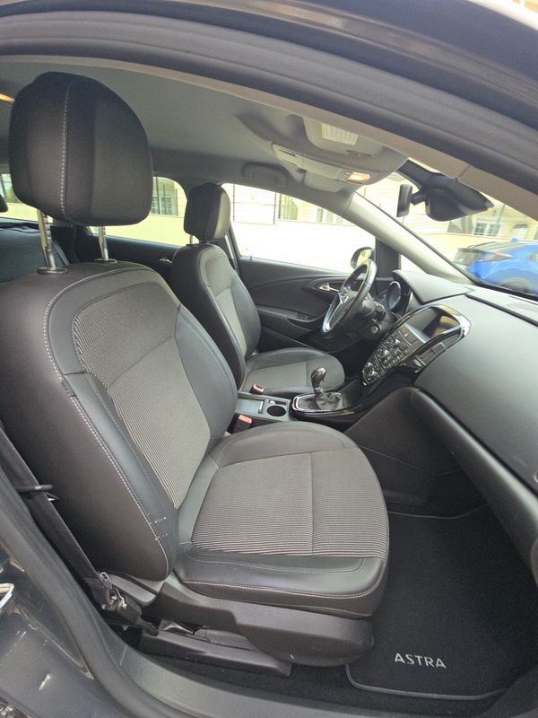 opel-astra-sport-tourer-2016-diesel-1598cc