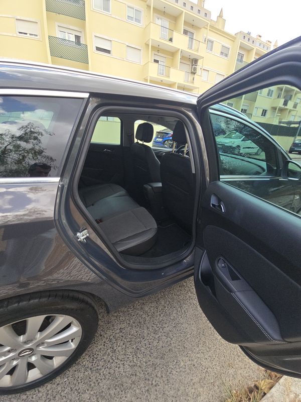 opel-astra-sport-tourer-2016-diesel-1598cc