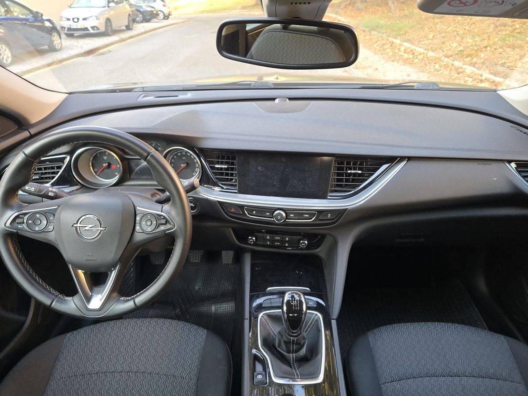 opel-insignia-2018-diesel-1598cc