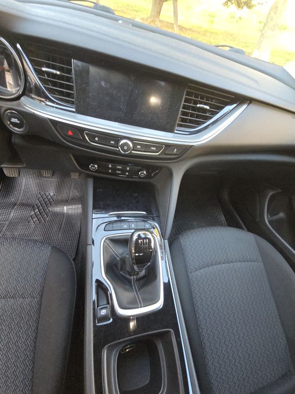 opel-insignia-2018-diesel-1598cc