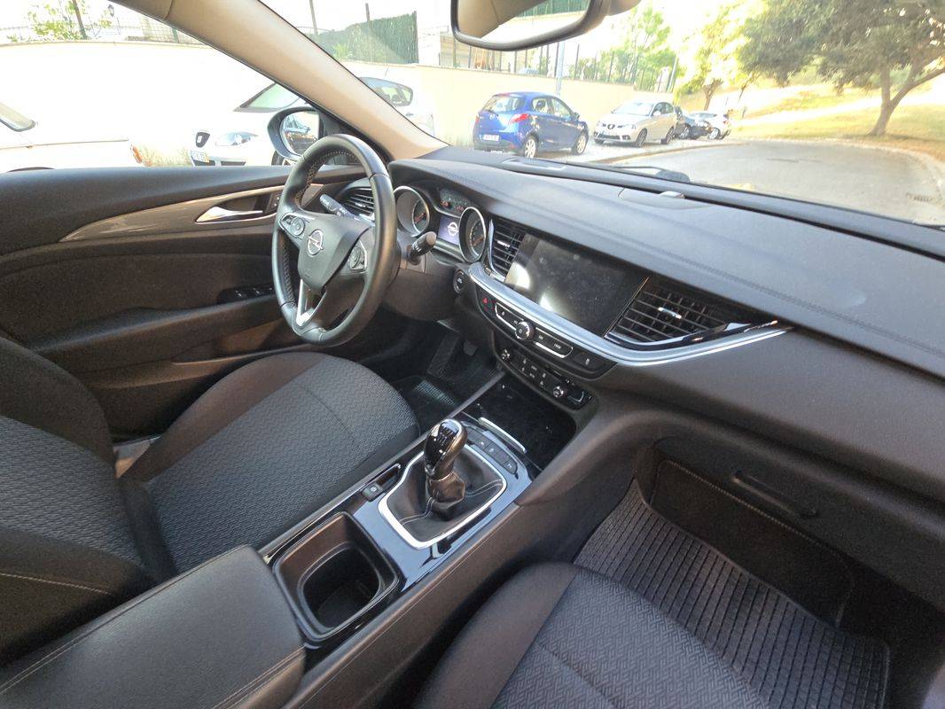 opel-insignia-2018-diesel-1598cc