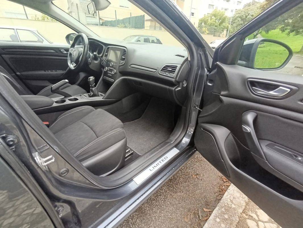 renault-megane-sport-tourer-2020-diesel-1461cc