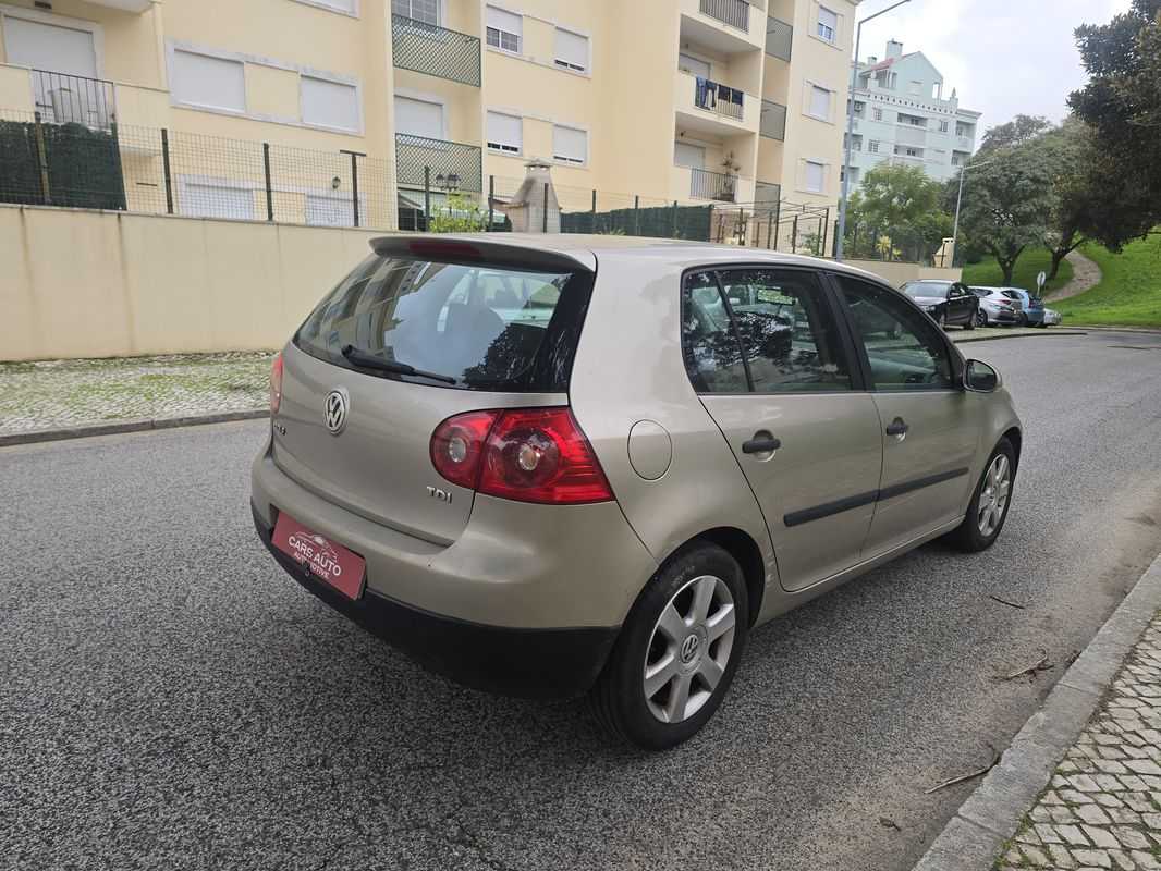 volkswagen-golf-2005-diesel-1896cc