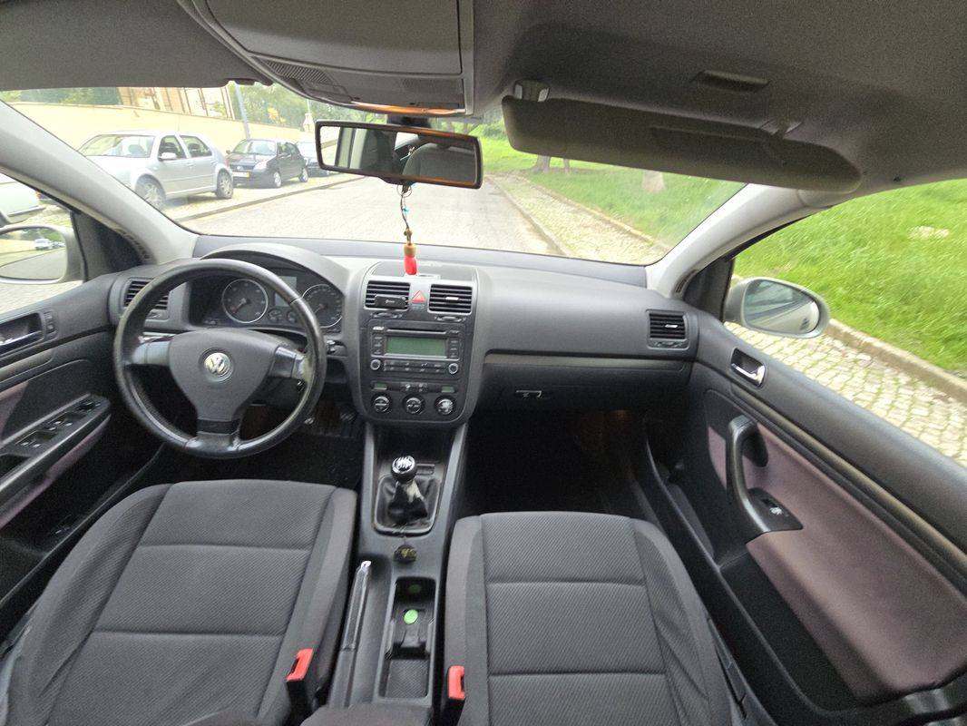 volkswagen-golf-2005-diesel-1896cc