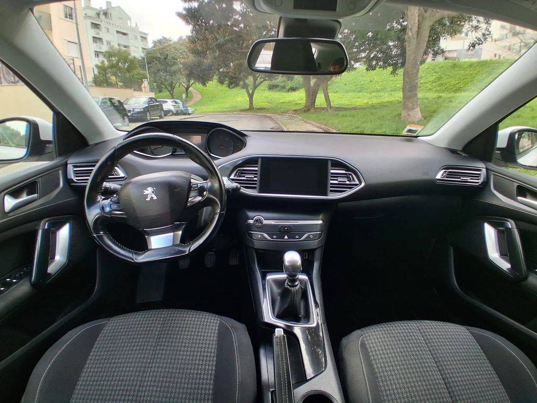 peugeot-308-2019-diesel-1499cc