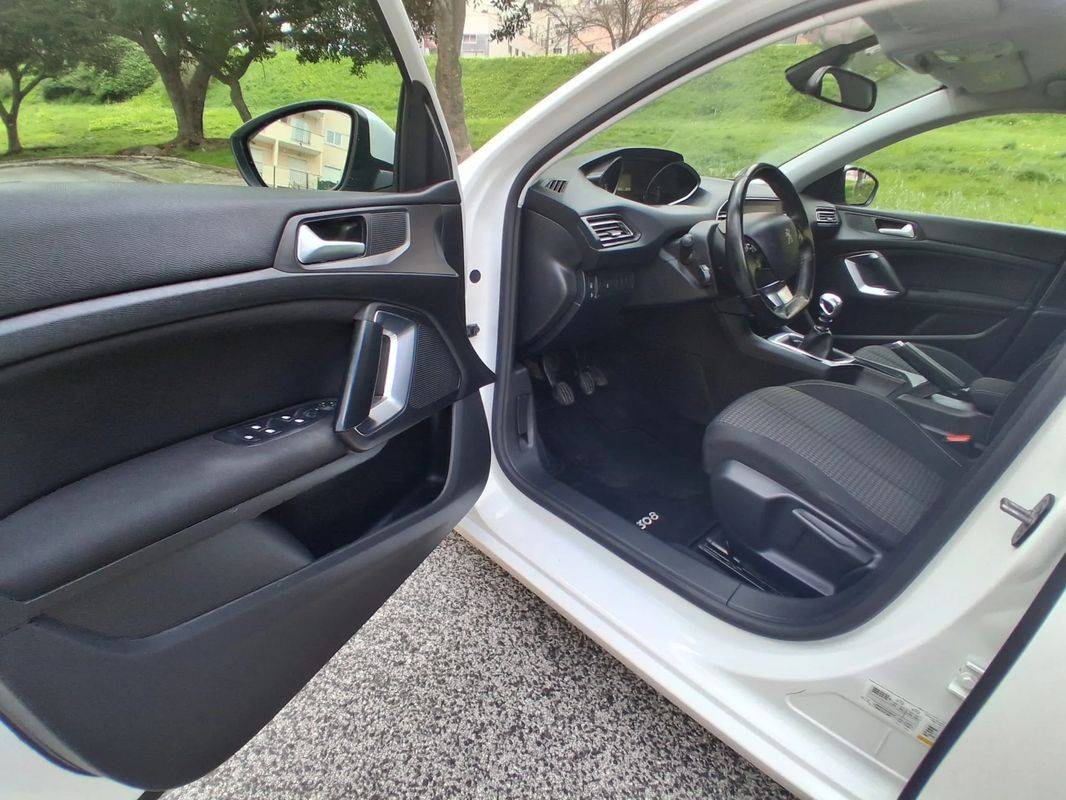 peugeot-308-2019-diesel-1499cc