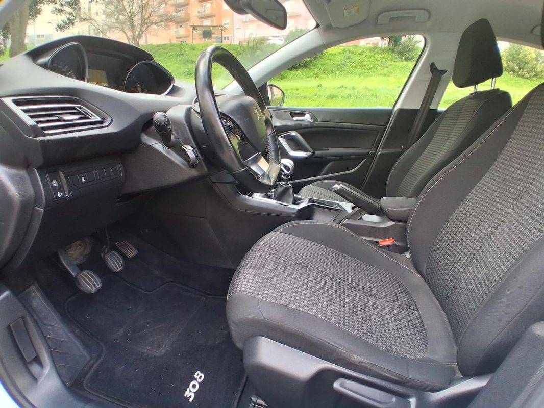 peugeot-308-2019-diesel-1499cc