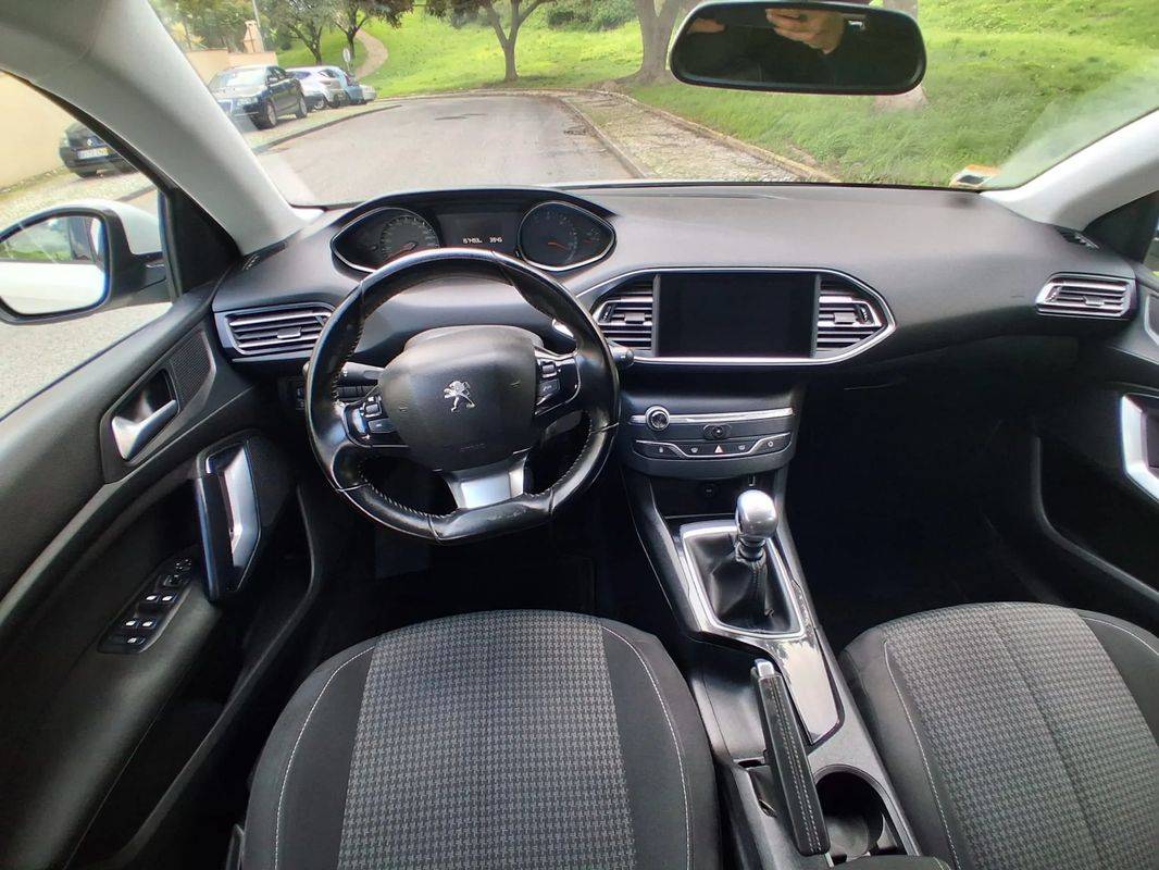 peugeot-308-2019-diesel-1499cc