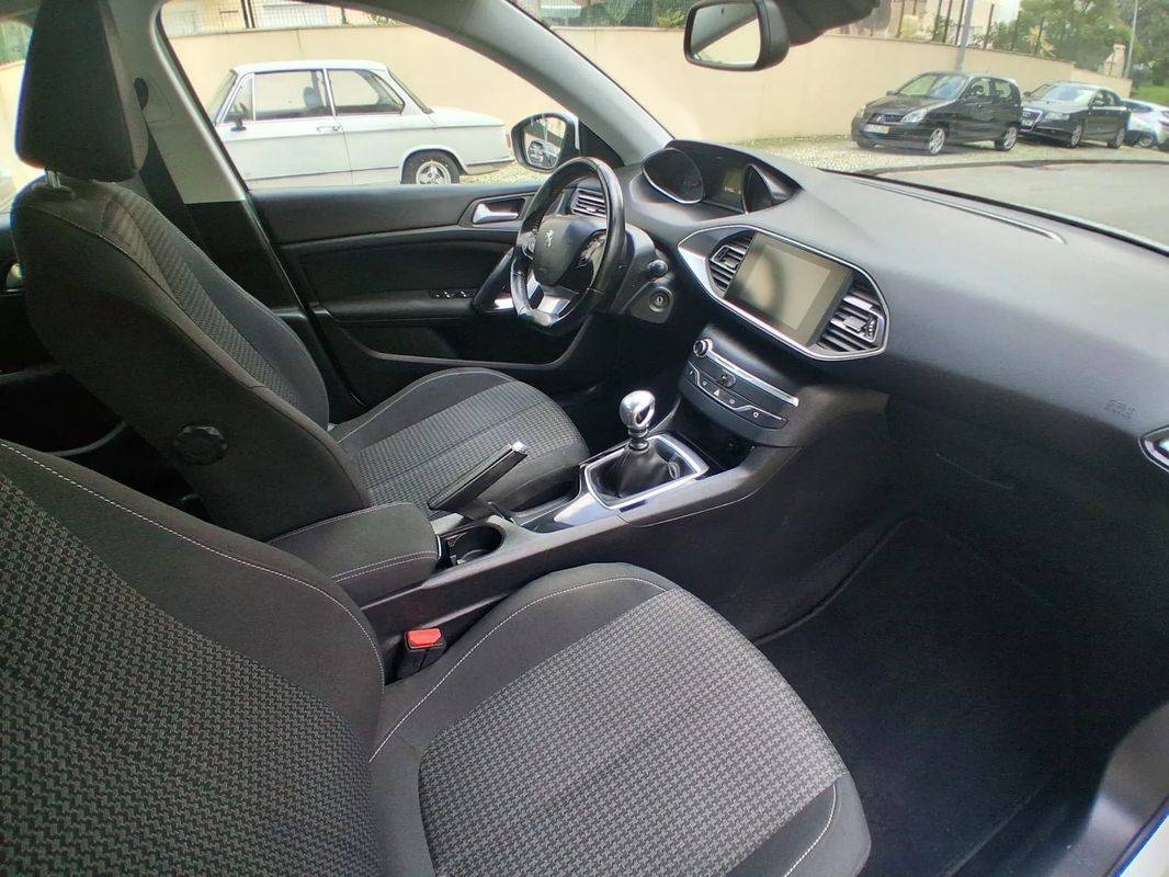 peugeot-308-2019-diesel-1499cc