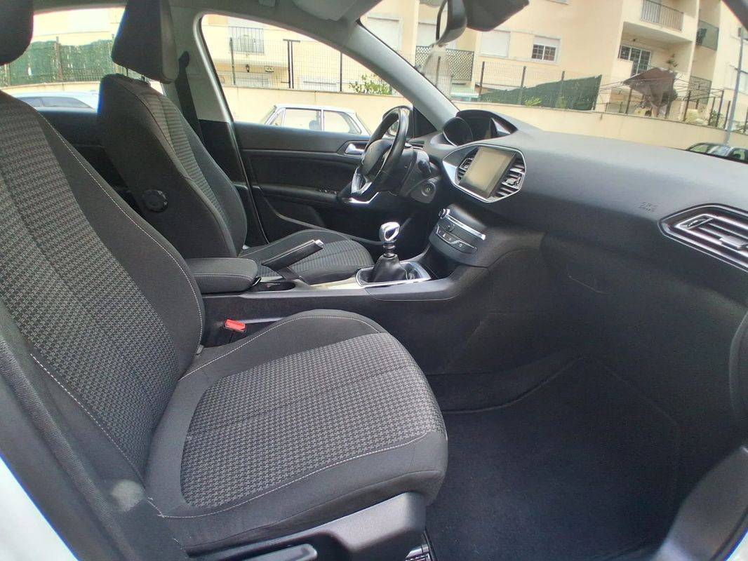 peugeot-308-2019-diesel-1499cc