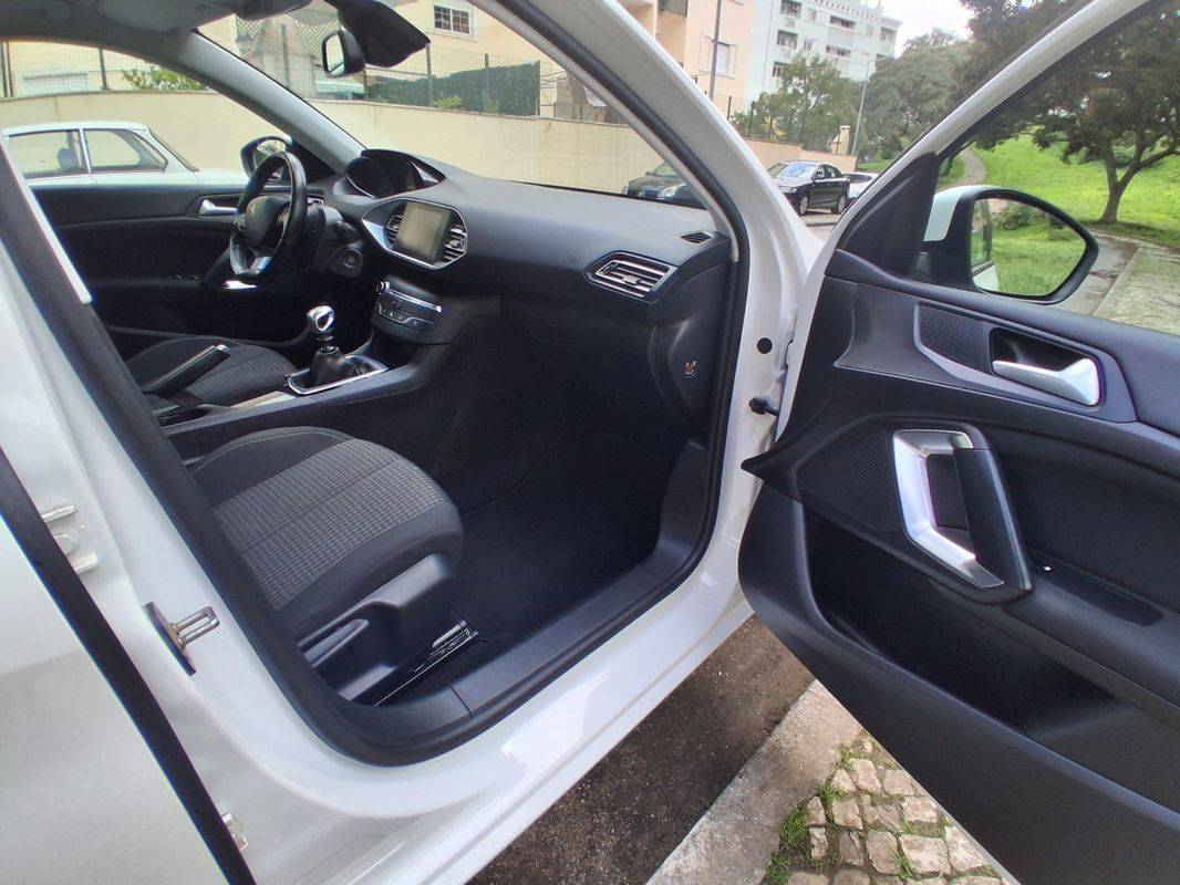 peugeot-308-2019-diesel-1499cc