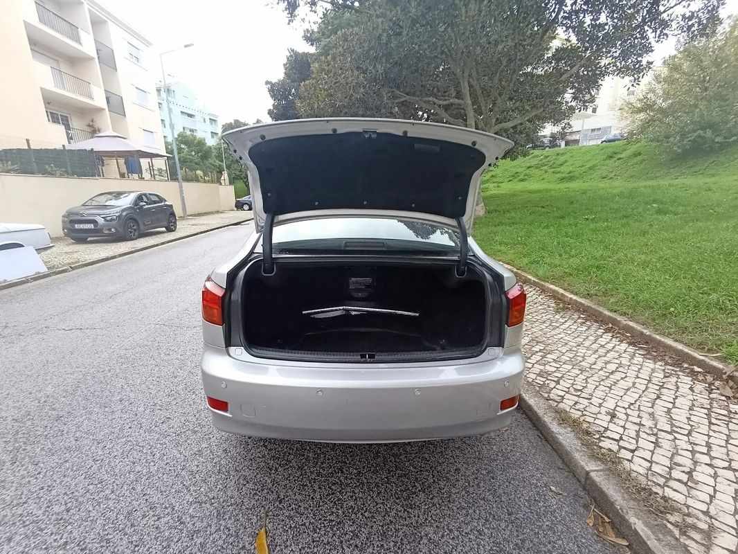 lexus-is-2008-diesel-2231cc