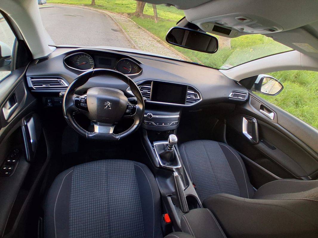 peugeot-308-2019-diesel-1499cc