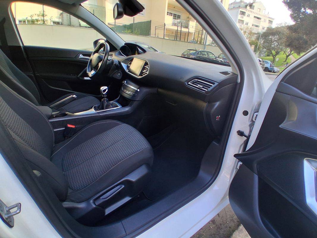 peugeot-308-2019-diesel-1499cc