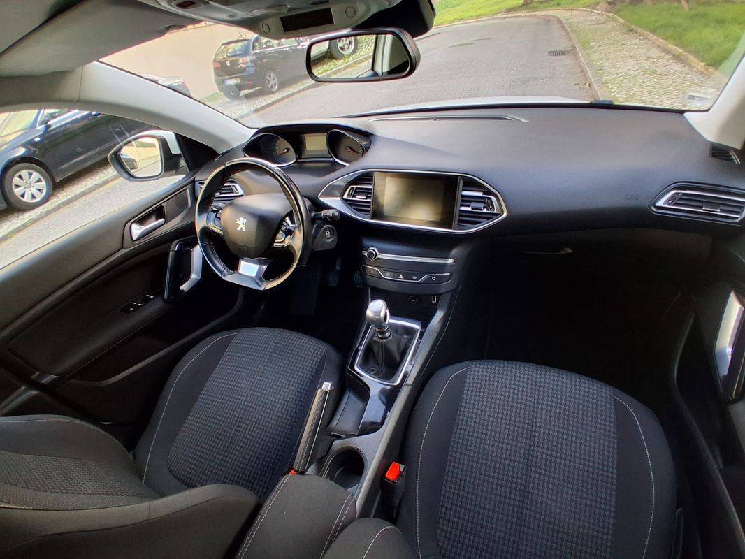 peugeot-308-2019-diesel-1499cc
