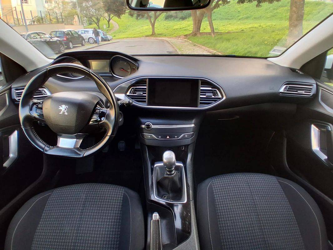 peugeot-308-2019-diesel-1499cc