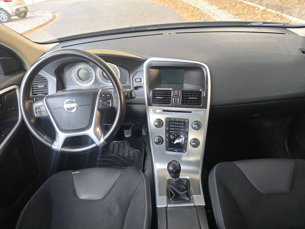 volvo-xc60-2011-diesel-1984cc