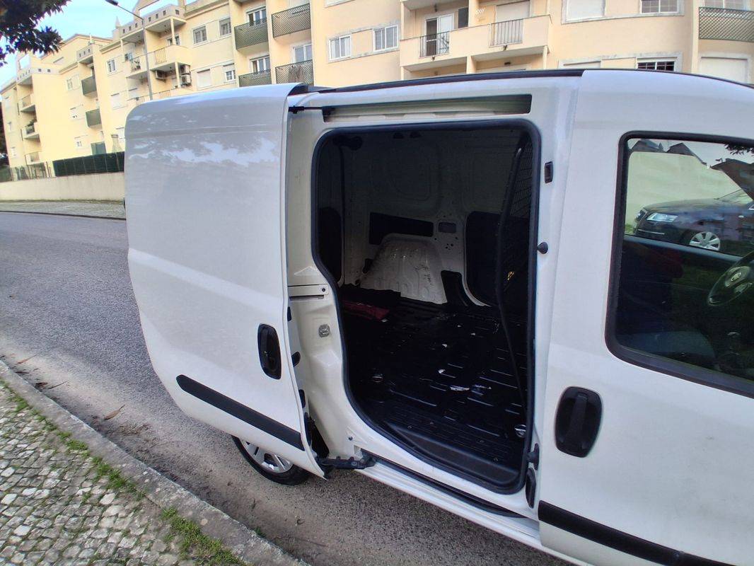 fiat-doblo-2022-diesel-1600cc
