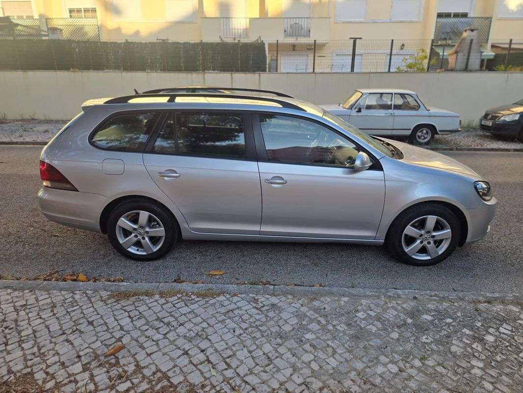 volkswagen-golf-variant-2011-diesel-1598cc