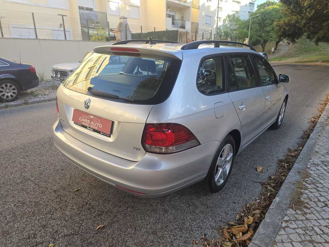 volkswagen-golf-variant-2011-diesel-1598cc